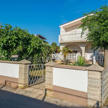 Apartment Loncar Vir